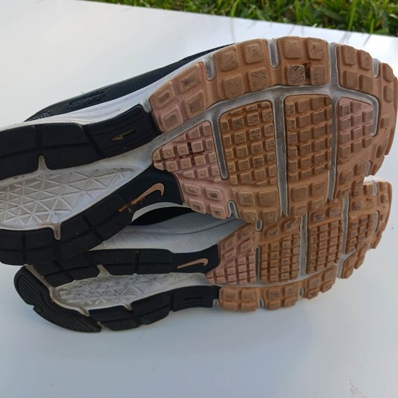 Nike Women's Revolution size 7 black pink Grade School kids - Picture 8 of 11